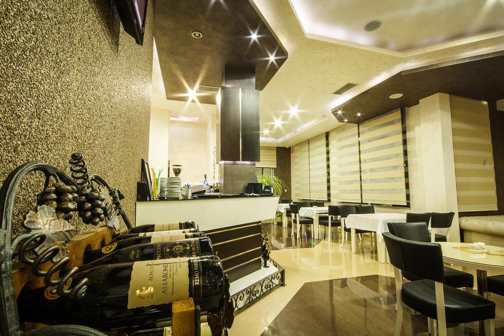 Hotel Oasis Podgorica Exteriér fotografie