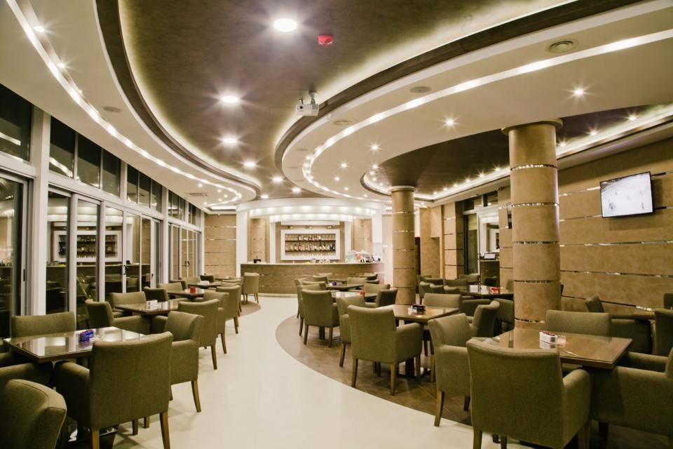Hotel Oasis Podgorica Exteriér fotografie