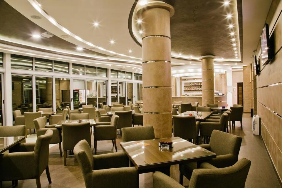 Hotel Oasis Podgorica Exteriér fotografie