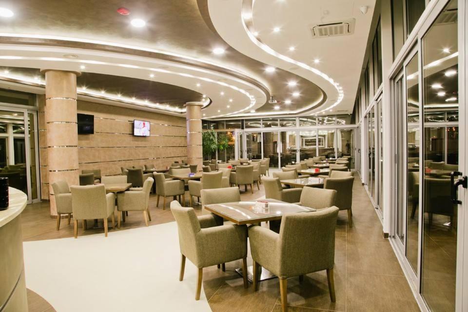 Hotel Oasis Podgorica Exteriér fotografie