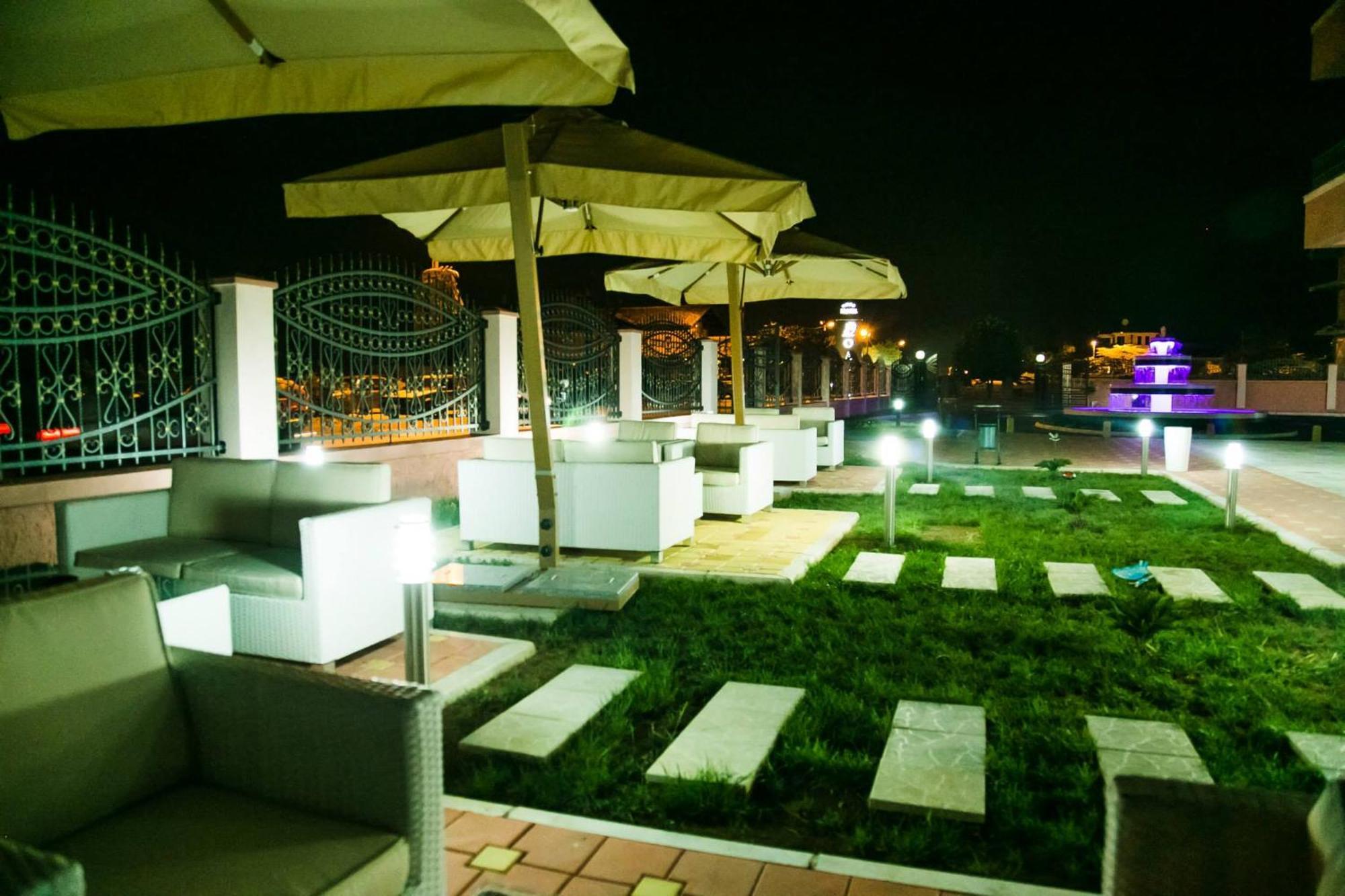 Hotel Oasis Podgorica Exteriér fotografie