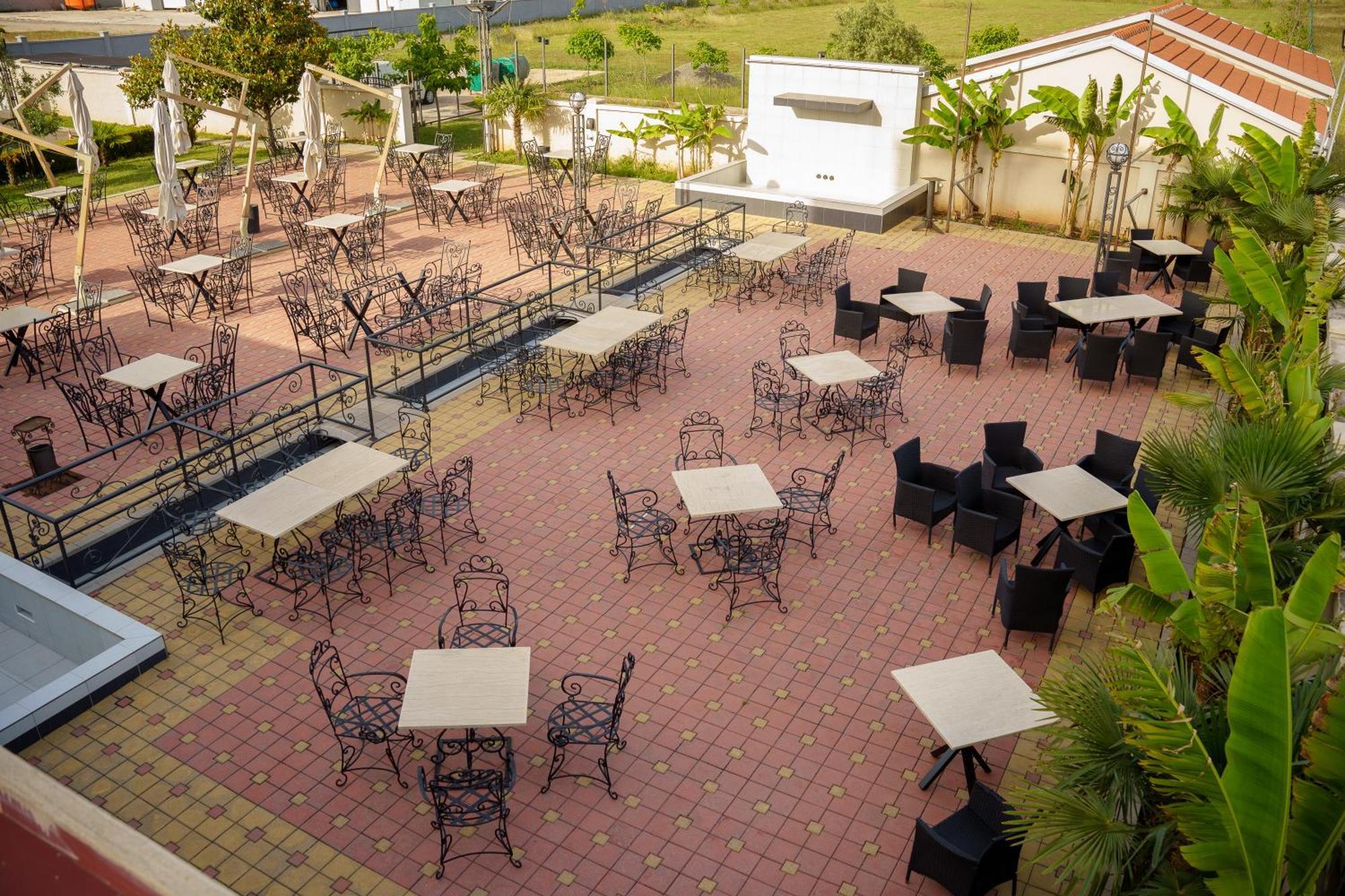 Hotel Oasis Podgorica Exteriér fotografie