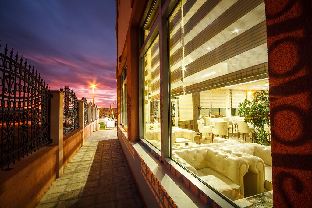 Hotel Oasis Podgorica Exteriér fotografie