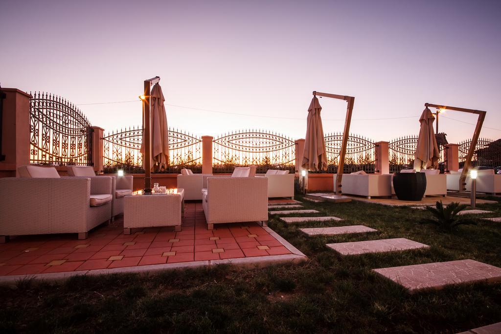 Hotel Oasis Podgorica Exteriér fotografie